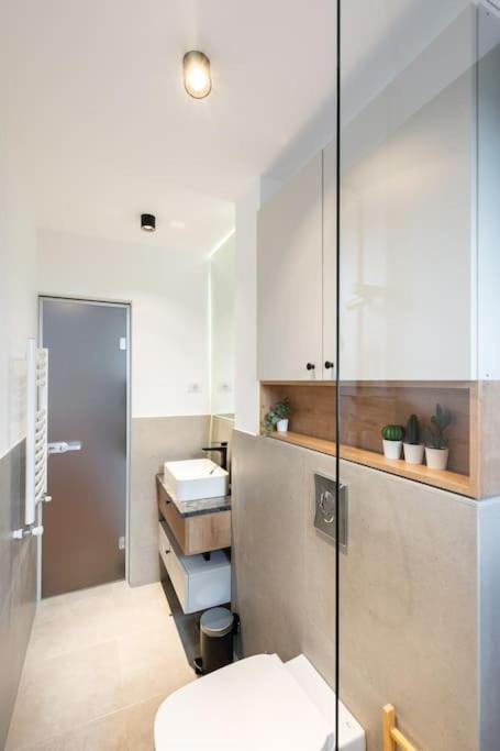 Apartament Stunning Views 2Br Midtown Flat - Charming Balcony Bukareszt Zewnętrze zdjęcie