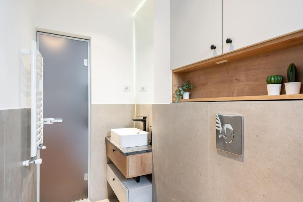 Apartament Stunning Views 2Br Midtown Flat - Charming Balcony Bukareszt Zewnętrze zdjęcie