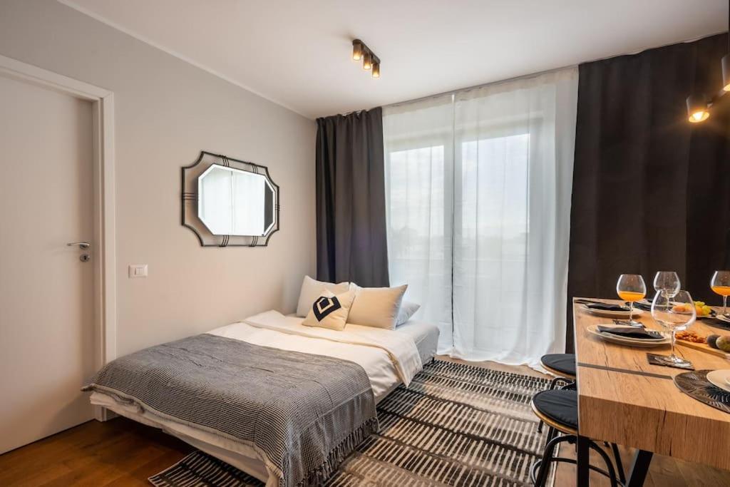 Apartament Stunning Views 2Br Midtown Flat - Charming Balcony Bukareszt Zewnętrze zdjęcie