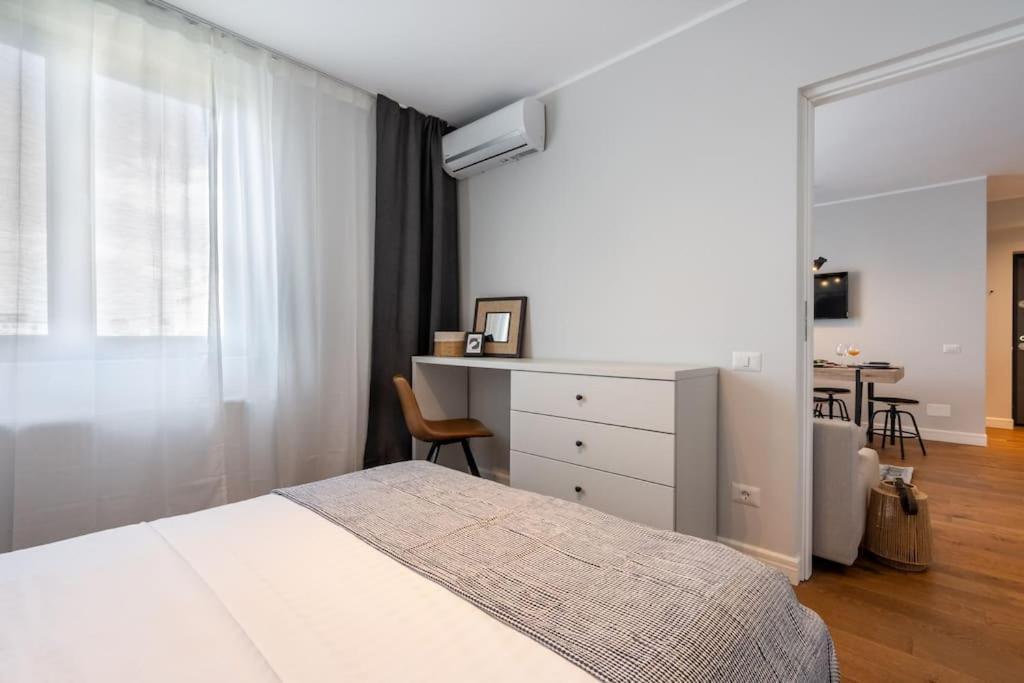 Apartament Stunning Views 2Br Midtown Flat - Charming Balcony Bukareszt Zewnętrze zdjęcie