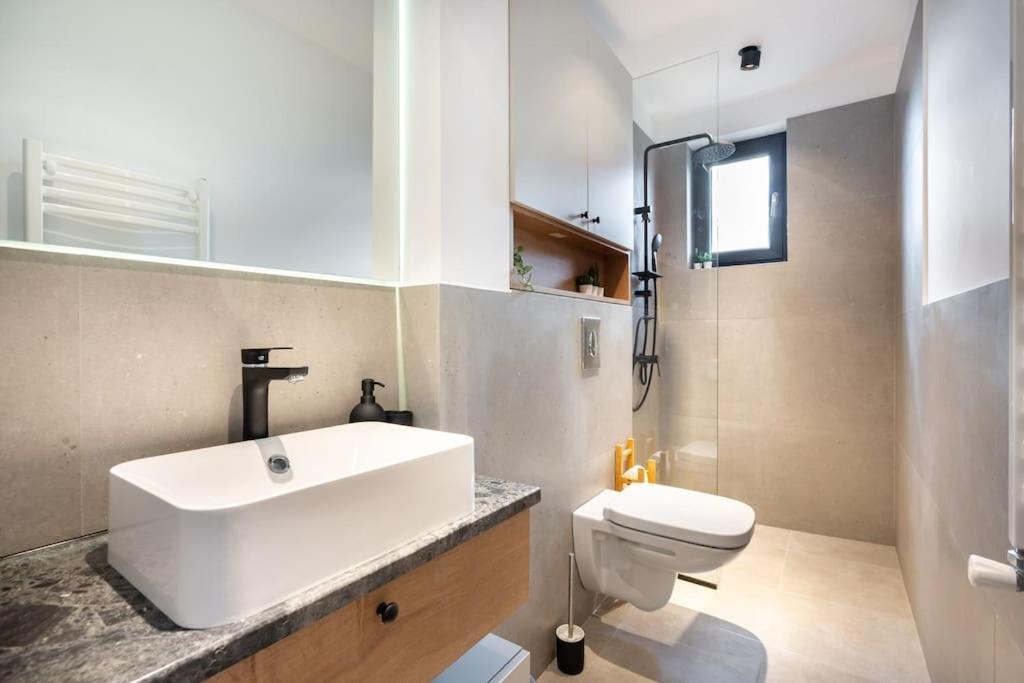 Apartament Stunning Views 2Br Midtown Flat - Charming Balcony Bukareszt Zewnętrze zdjęcie