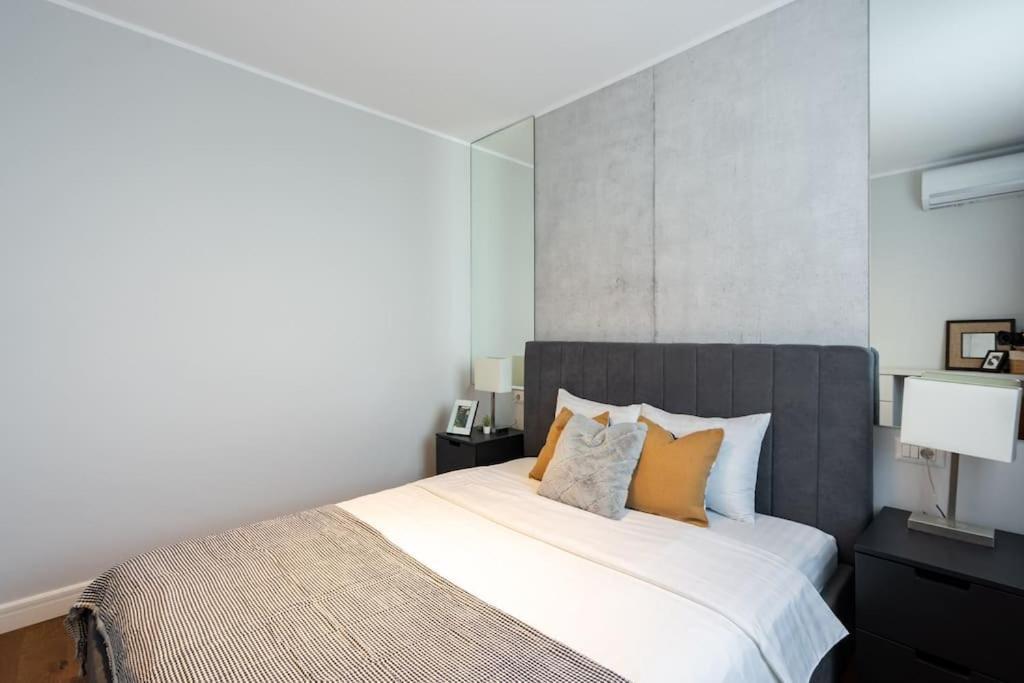 Apartament Stunning Views 2Br Midtown Flat - Charming Balcony Bukareszt Zewnętrze zdjęcie