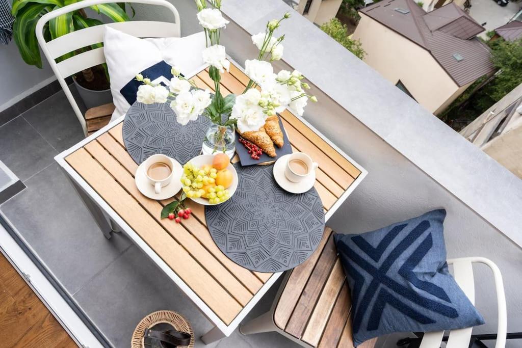 Apartament Stunning Views 2Br Midtown Flat - Charming Balcony Bukareszt Zewnętrze zdjęcie