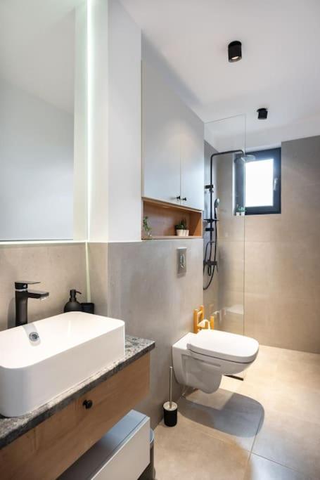 Apartament Stunning Views 2Br Midtown Flat - Charming Balcony Bukareszt Zewnętrze zdjęcie